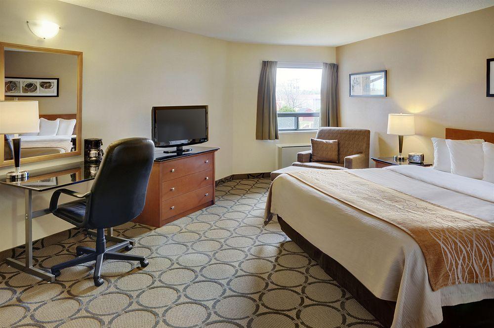 Comfort Inn Saskatoon Exterior photo