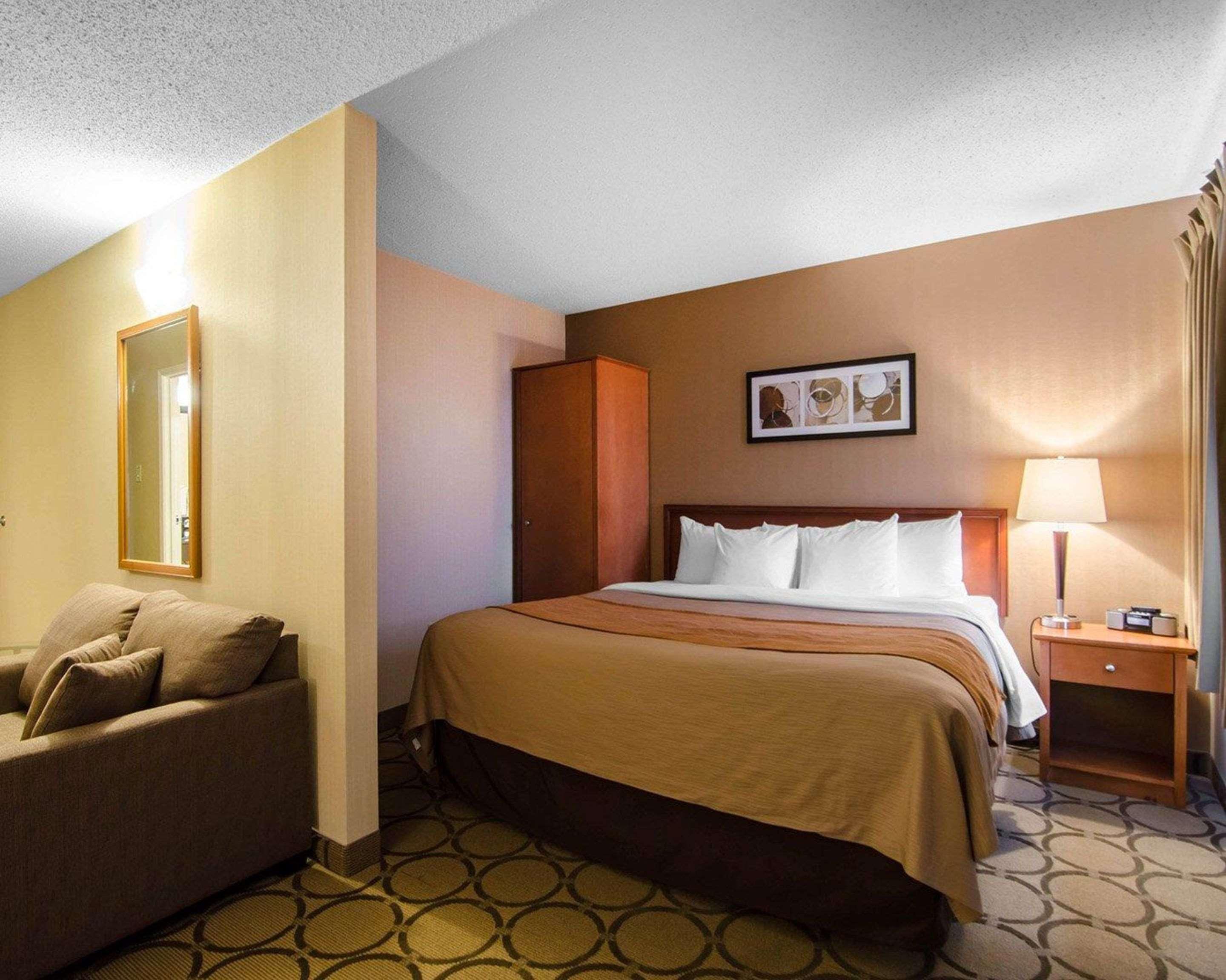 Comfort Inn Saskatoon Exterior photo