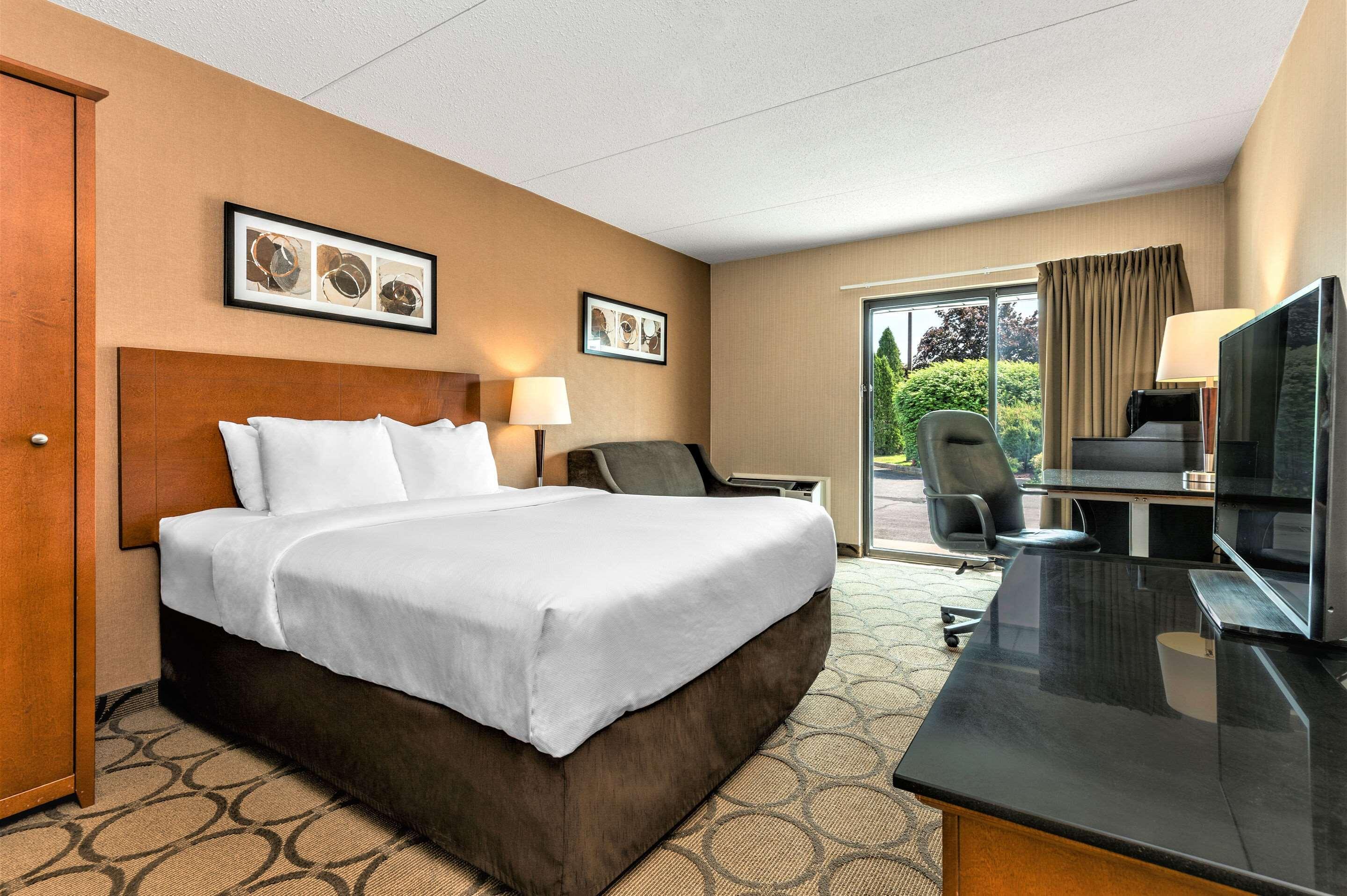 Comfort Inn Saskatoon Exterior photo