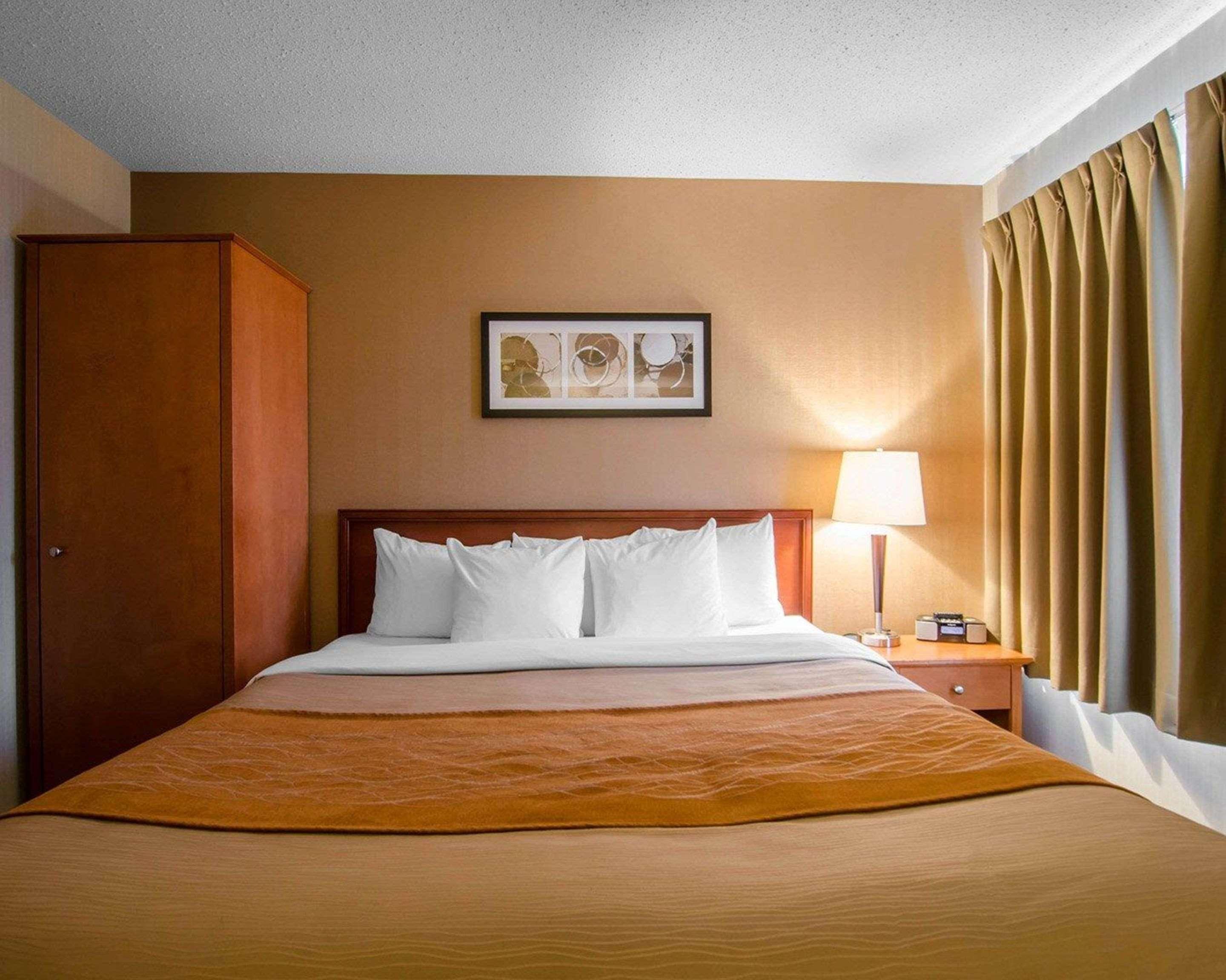 Comfort Inn Saskatoon Exterior photo