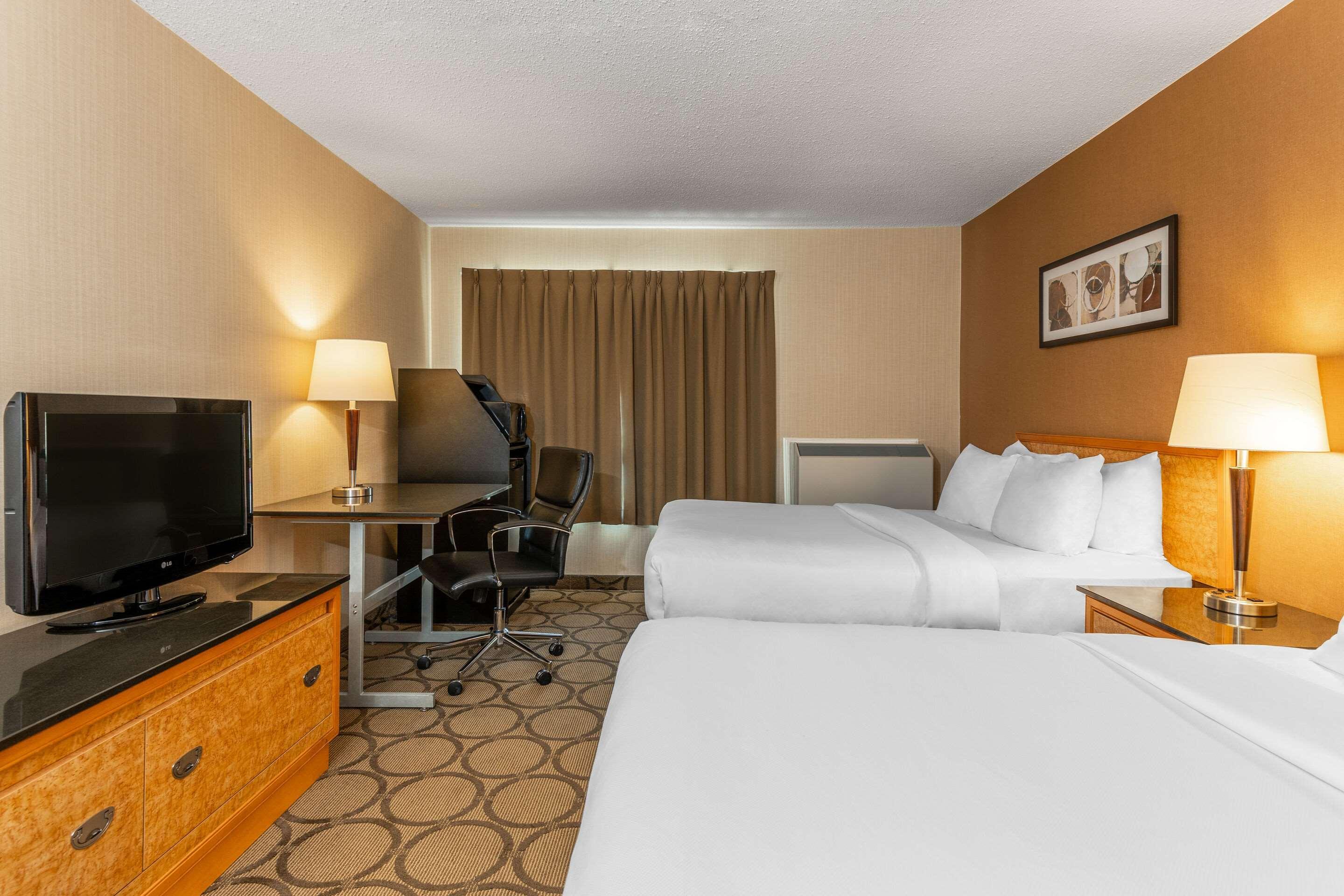 Comfort Inn Saskatoon Exterior photo