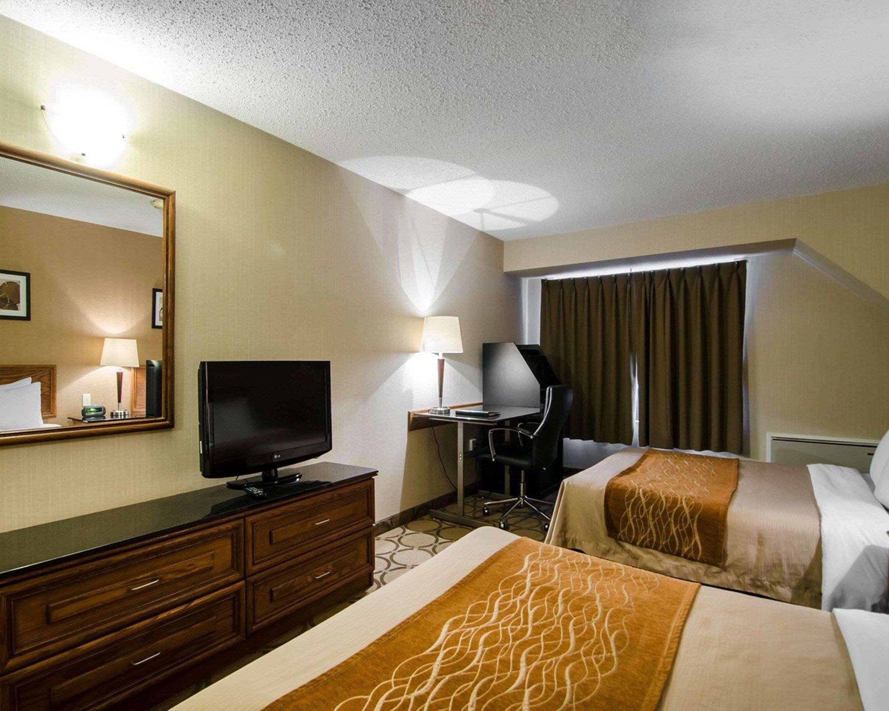 Comfort Inn Saskatoon Exterior photo