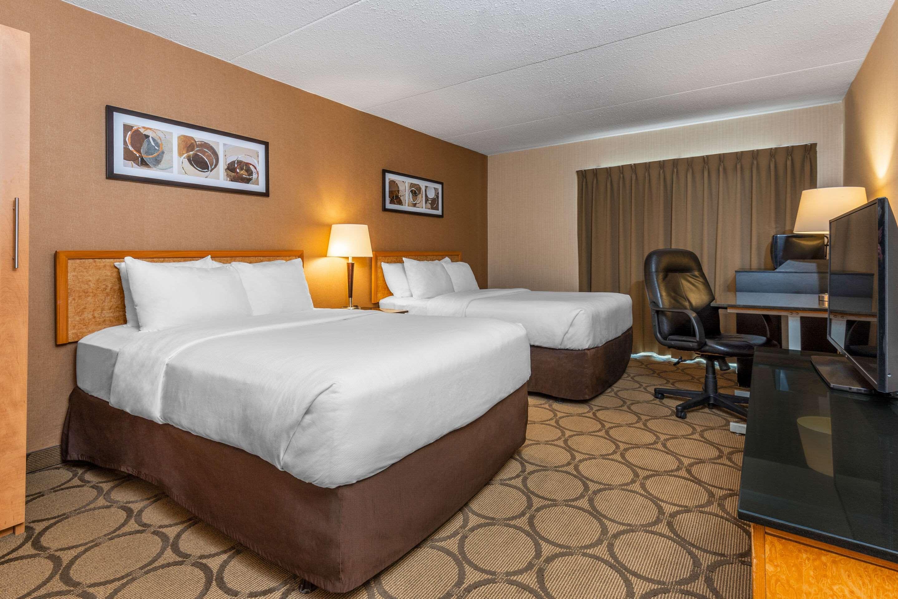 Comfort Inn Saskatoon Exterior photo