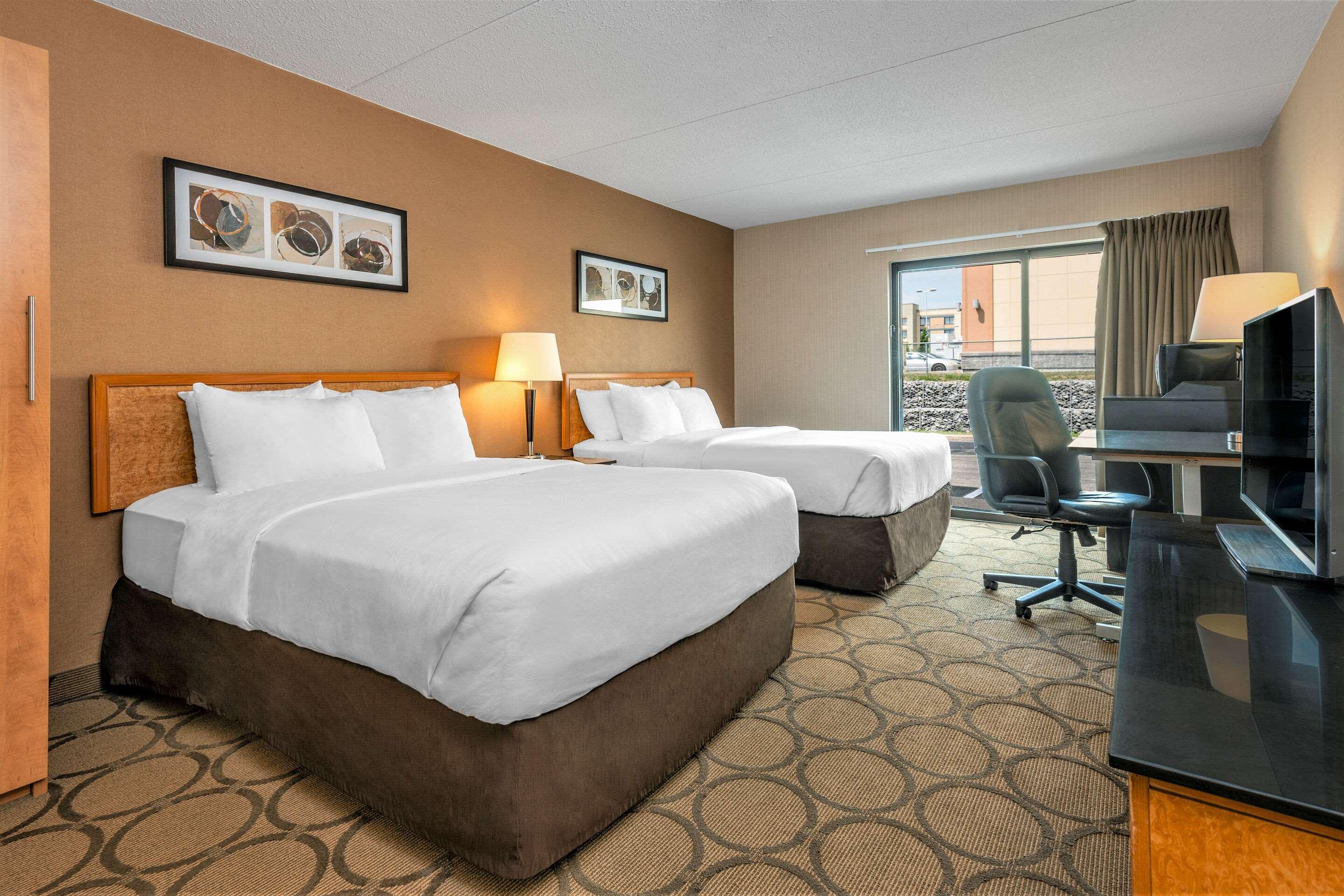 Comfort Inn Saskatoon Exterior photo