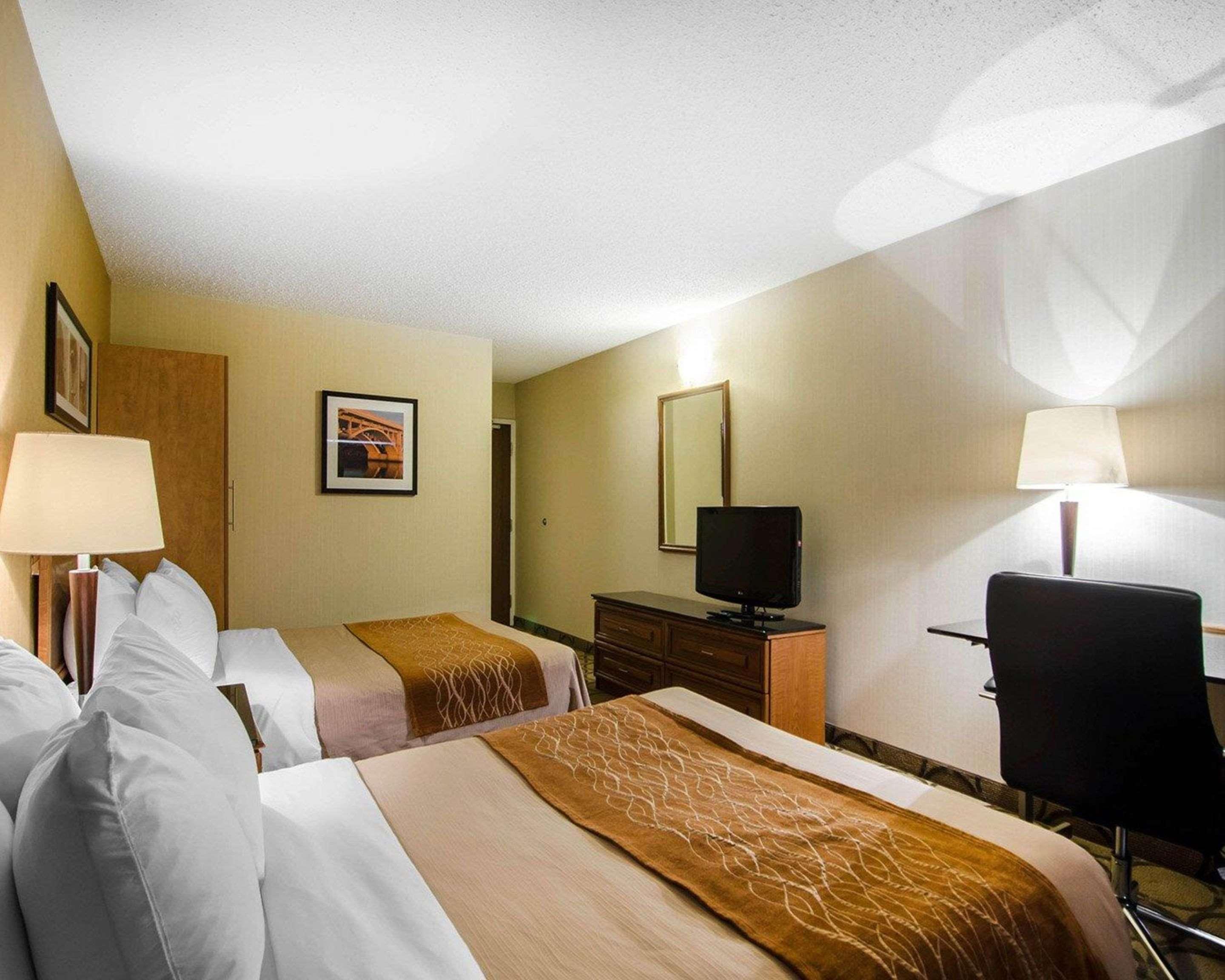 Comfort Inn Saskatoon Exterior photo
