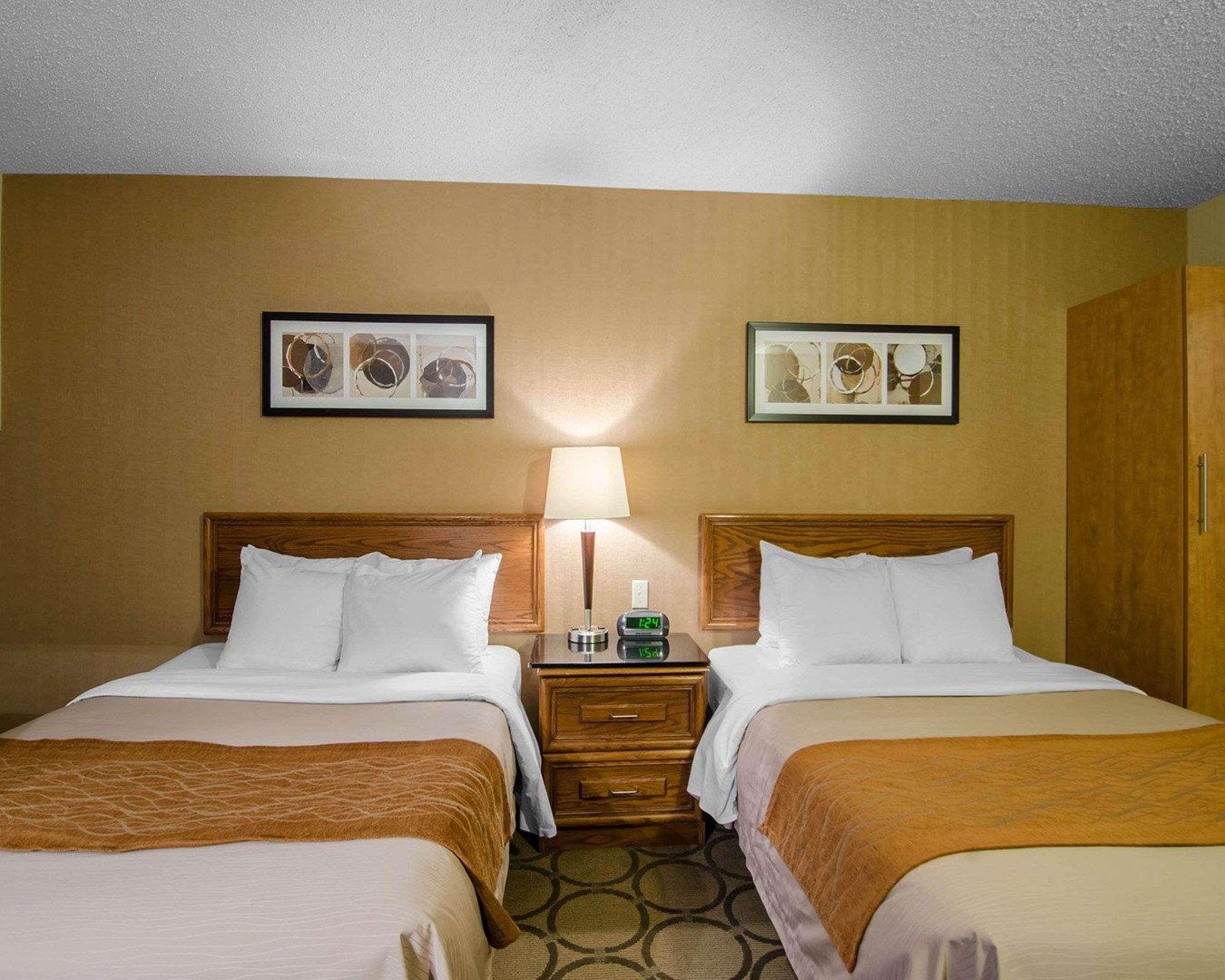 Comfort Inn Saskatoon Exterior photo