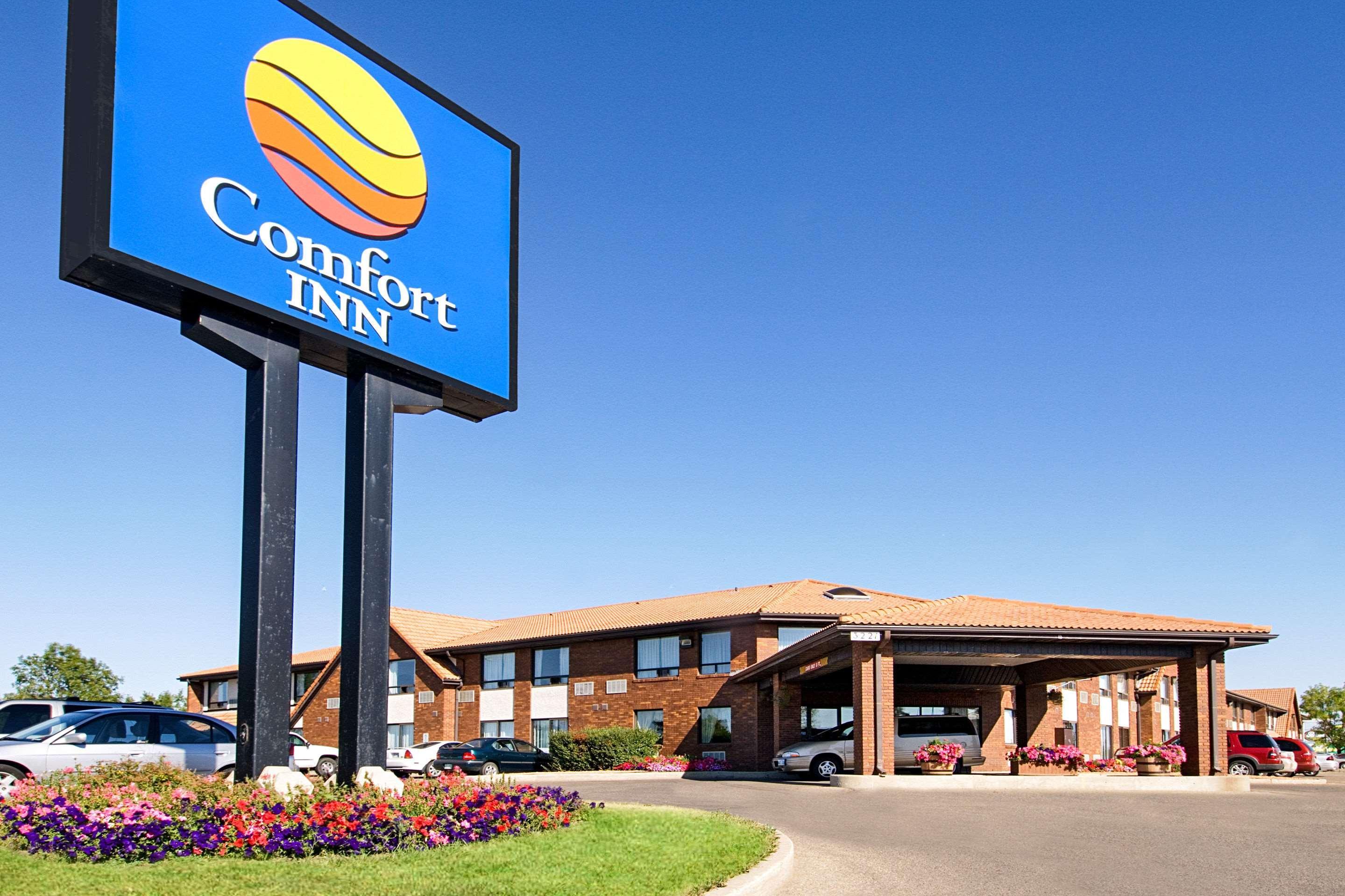 Comfort Inn Saskatoon Exterior photo