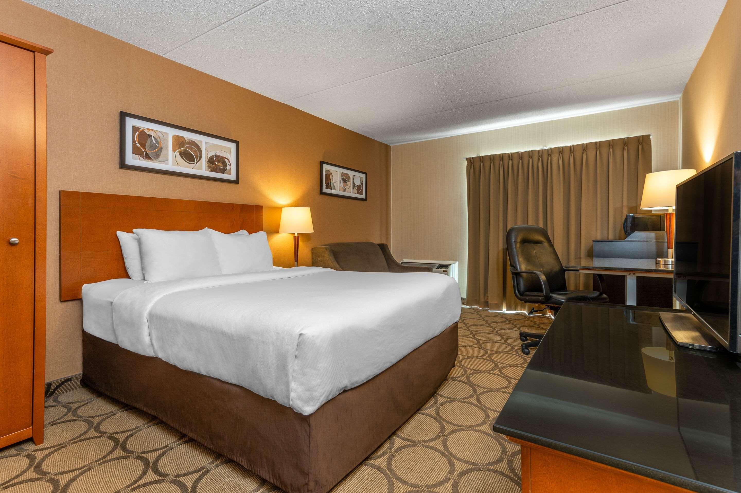 Comfort Inn Saskatoon Exterior photo